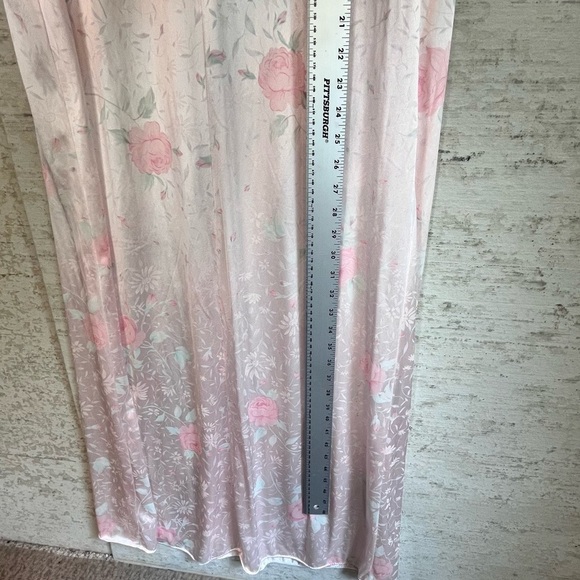 Vintage Vanity Fair Nightgown and Robe Set Floral Pink Sz Medium Made in the USA - Picture 15 of 16